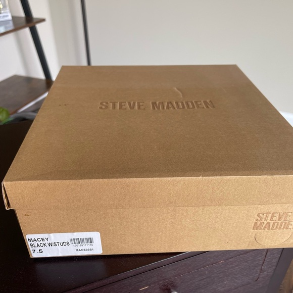 Steve Madden Booties - Picture 7 of 7